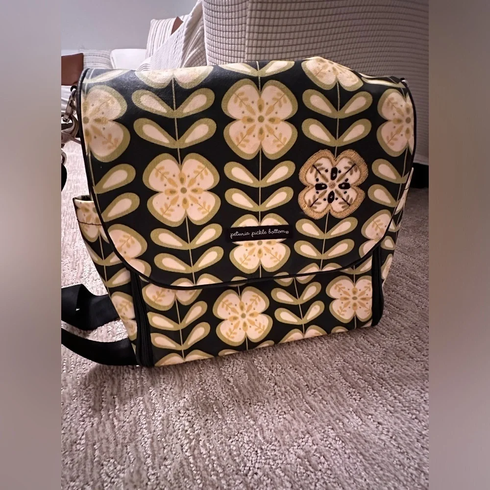 Petunia Pickle Bottom La Paz Boxy Diaper Bag Backpack - Picture 8 of 8